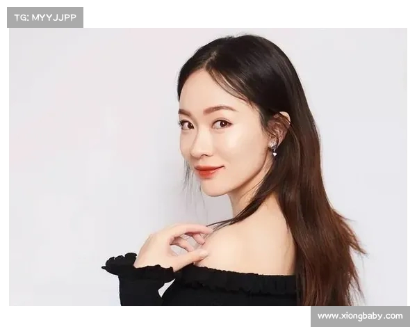 霍思燕代孕女儿最新照片引热议:女儿颜值惊艳,近视眼镜成时尚新亮点 霍思燕代孕女儿最新照片引热议:女儿颜值惊艳,近视眼镜成时尚新亮点